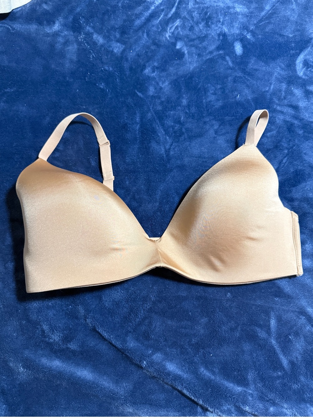 SKIMS Smooth Nude T-Shirt Bra in Light Tan